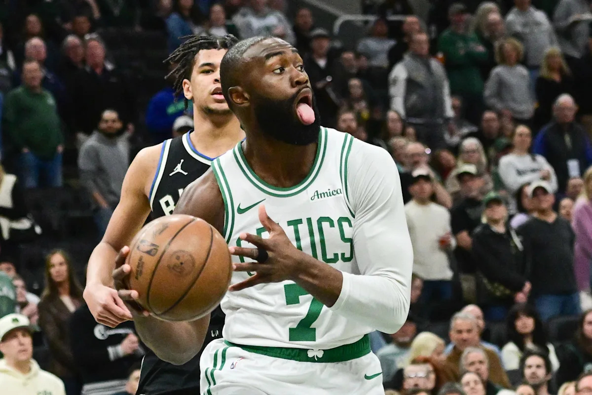 Boston Celtics outshoot Milwaukee Bucks in 133-101 blowout (PHOTOS)